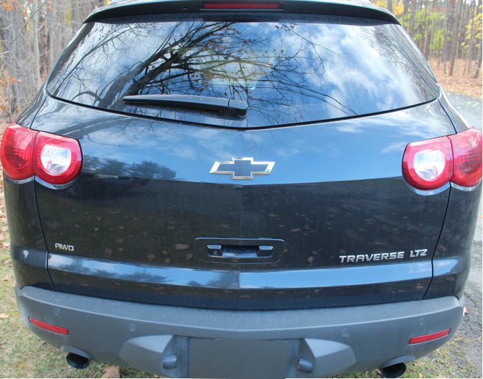 Bowtie Overlay Decal - 09-12 Traverse